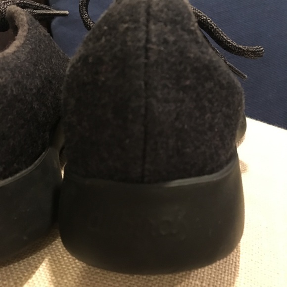 Ladies Allbirds wool runners. - Picture 2 of 2